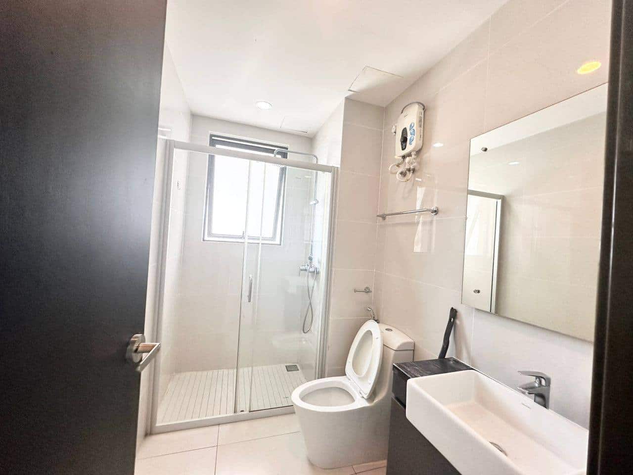 Condo Baypoint Bay Point Country Garden Danga Bay 10