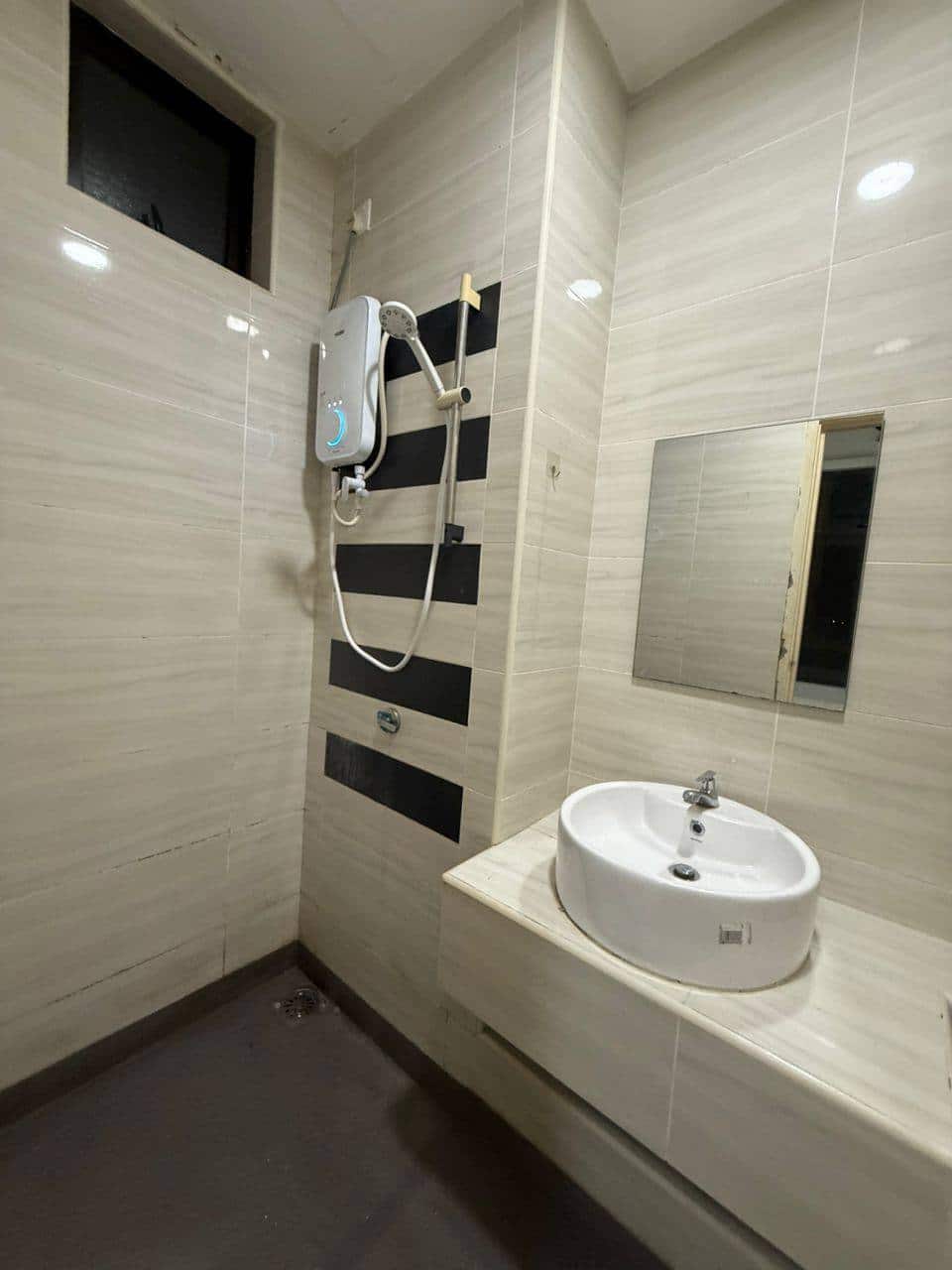 Condo D Summit Residences 6