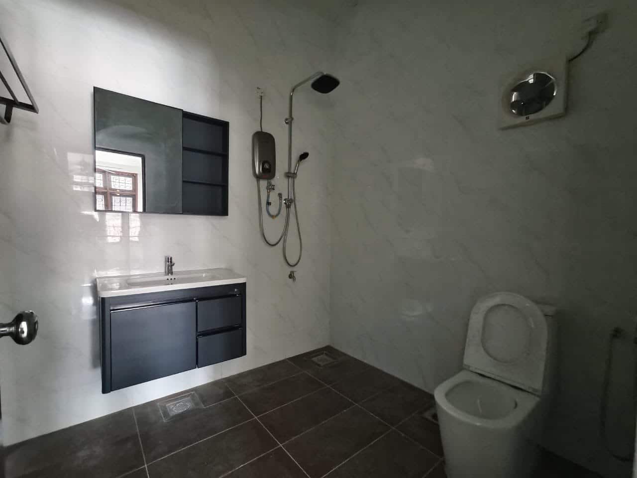 2 storey Bungalow Taman Sri Tebrau 9
