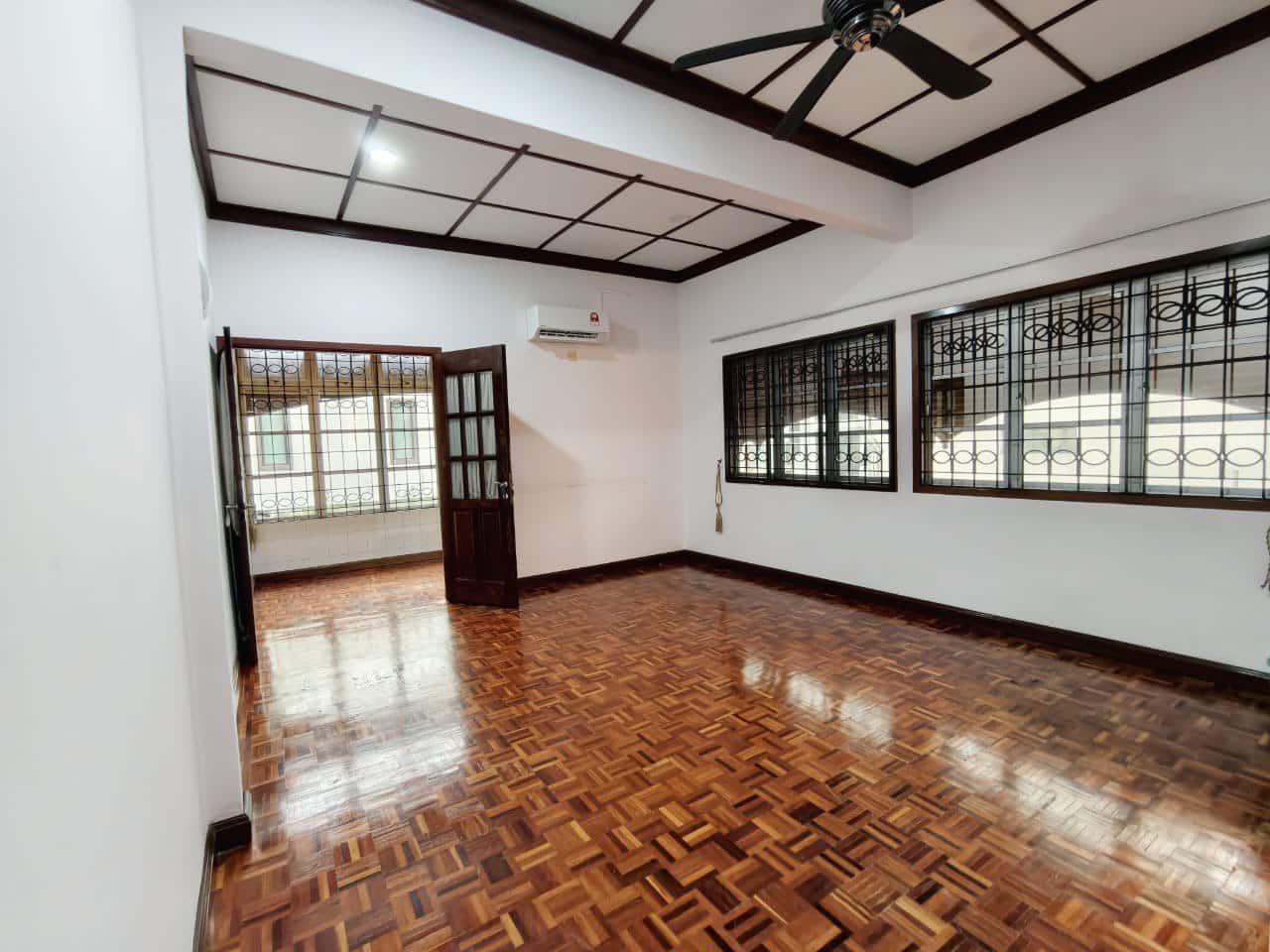 2 storey Bungalow Taman Sri Tebrau 11