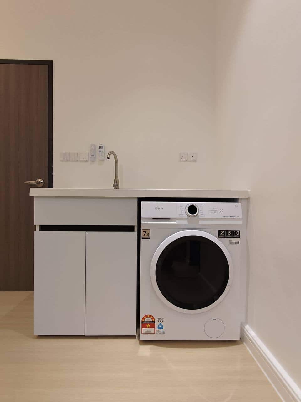 Dual Key - Studio Meldrum Height Residence 9