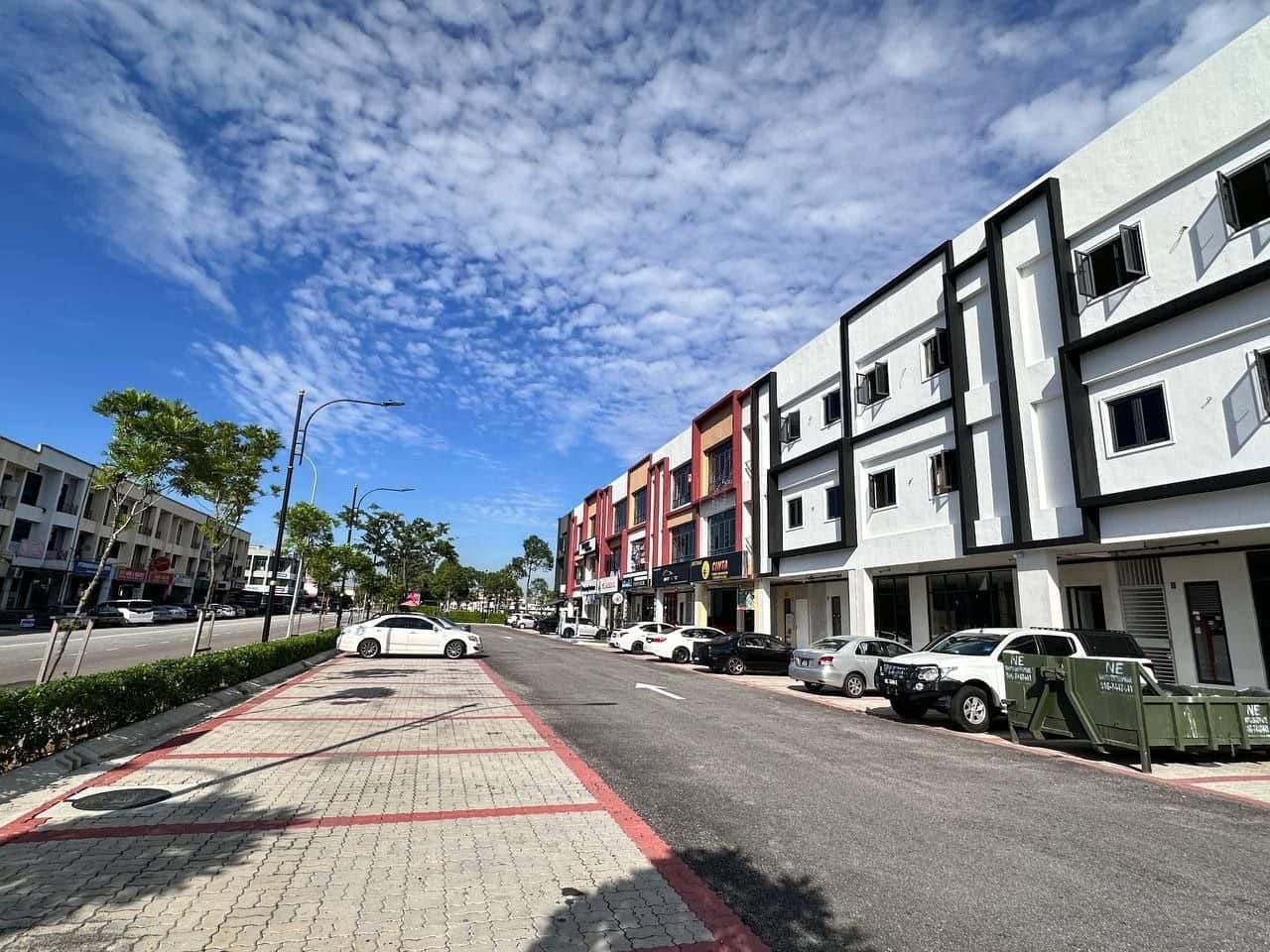Intermediate lot Permas Mall 2