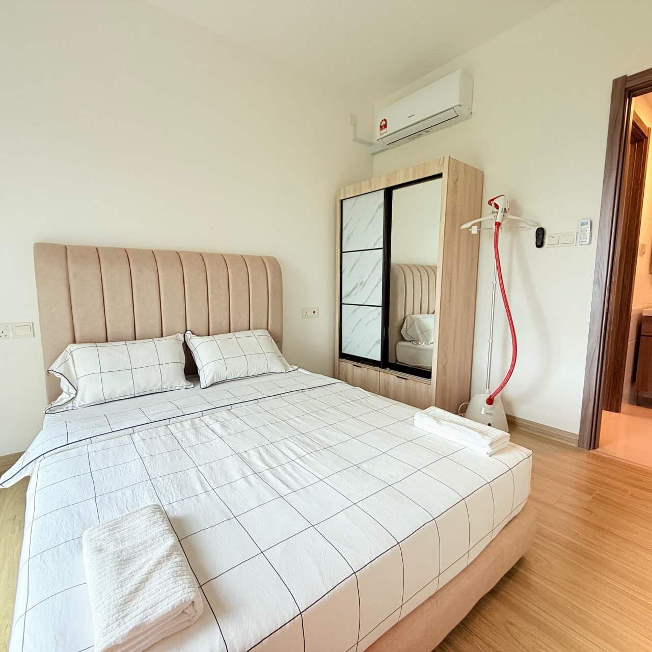 Condo Starview Bay Forest City 6