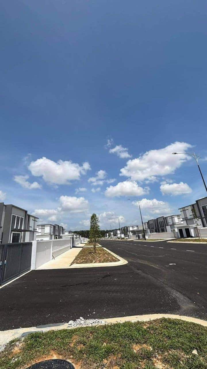 Semi-D Factory Eco Business Park 1 2