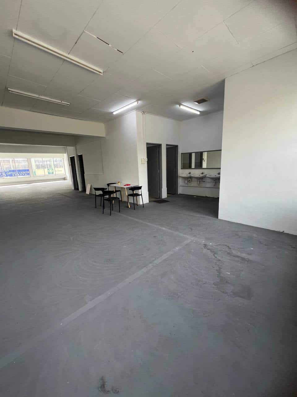 Double Storey Shoplot – 1st Floor Unit Jalan Perkasa, Taman Ungku Tun Aminah 2