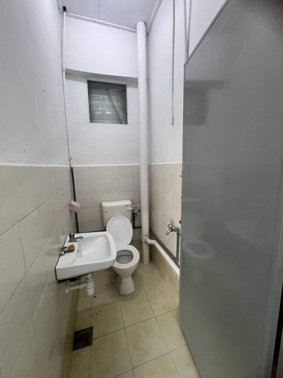 Double Storey Shoplot – 1st Floor Unit Jalan Perkasa, Taman Ungku Tun Aminah 4