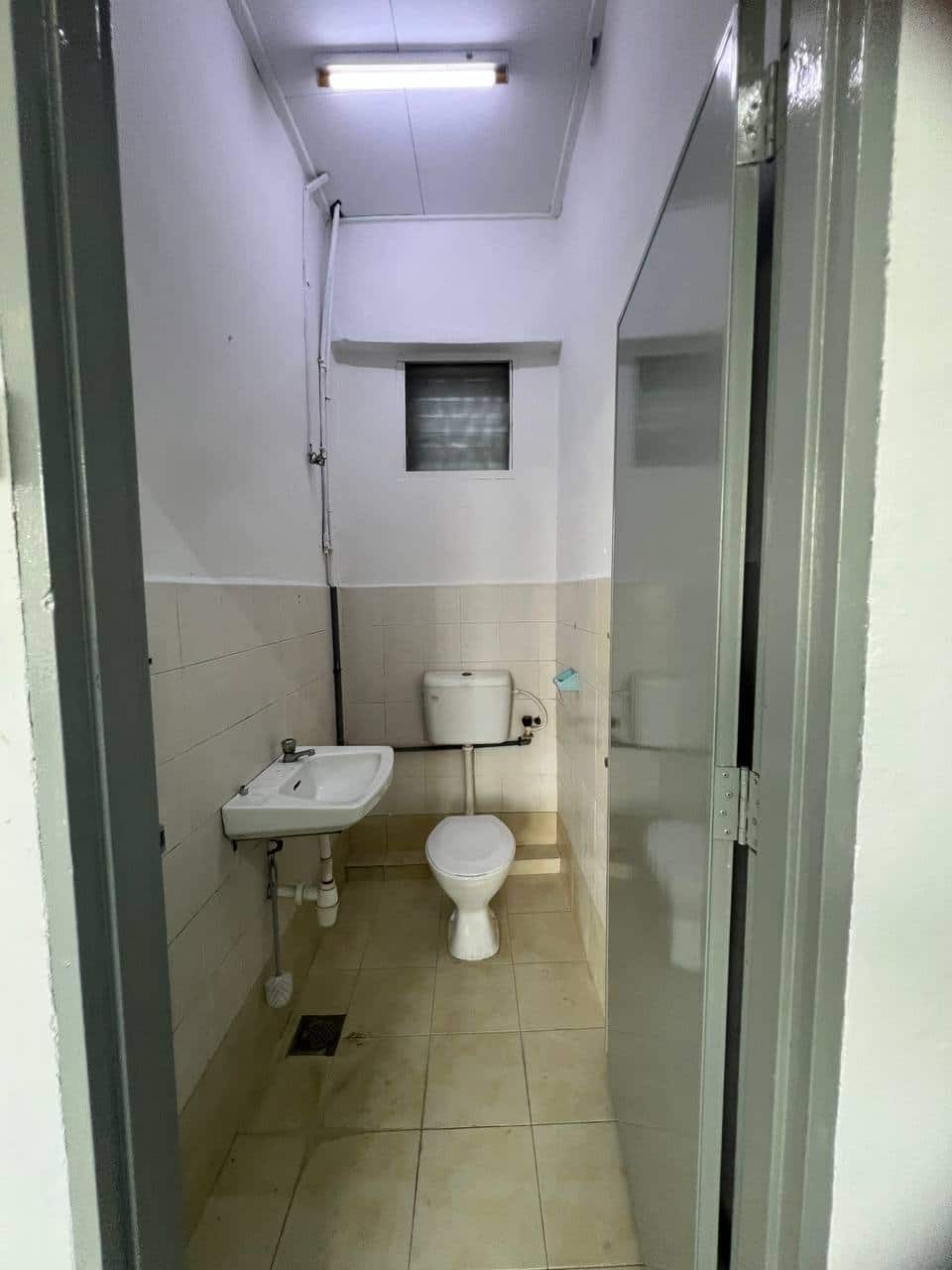 Double Storey Shoplot – 1st Floor Unit Jalan Perkasa, Taman Ungku Tun Aminah 5