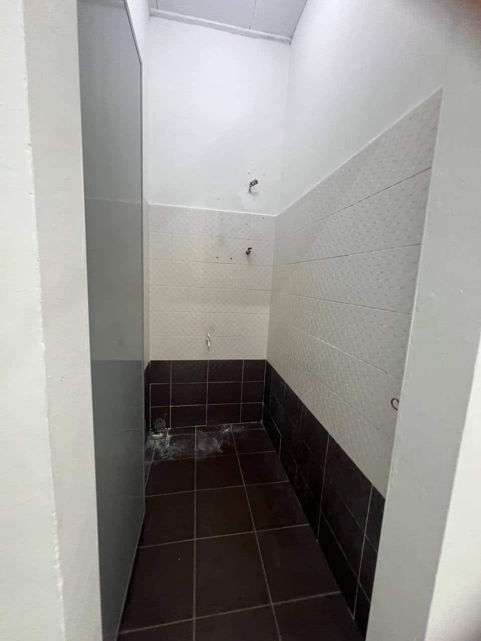Double Storey Shoplot – 1st Floor Unit Jalan Perkasa, Taman Ungku Tun Aminah 6