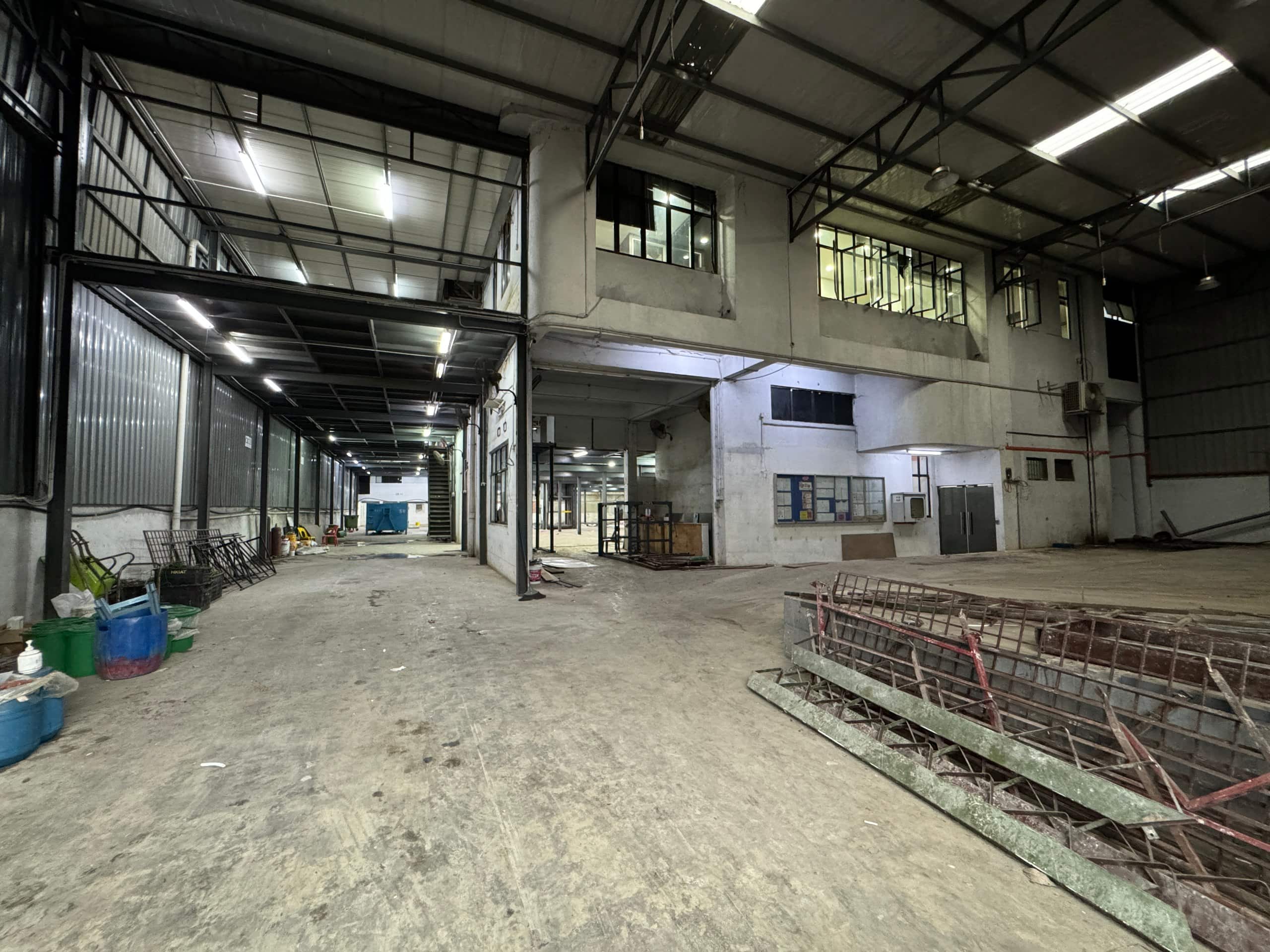 Semi-Detached Factory Desa Cemerlang 6