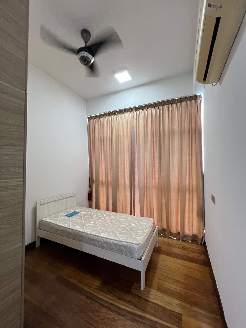 Condo WTL Paragon Residence 6