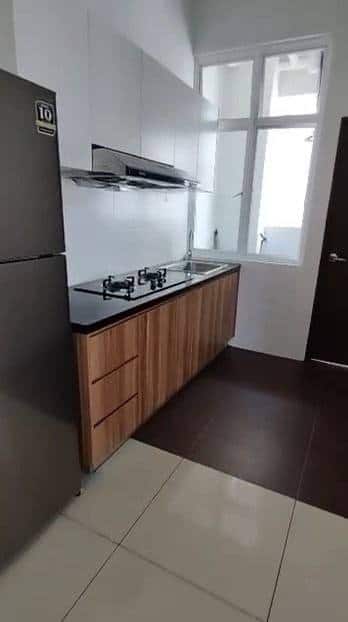 Condo Larkin 6