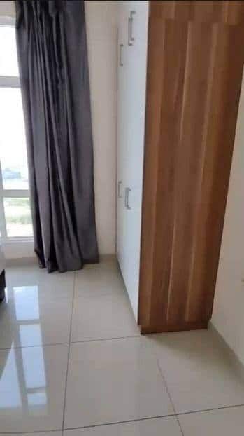 Condo Larkin 5