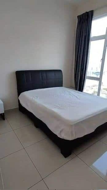 Condo Larkin 2