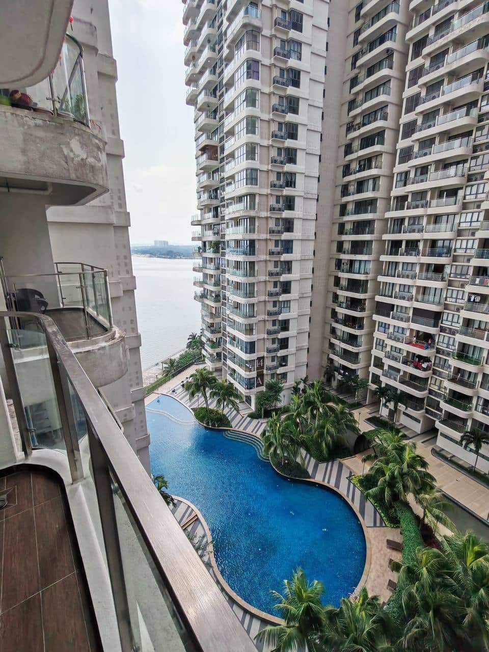 Bay Laurel Country Garden Danga Bay 2