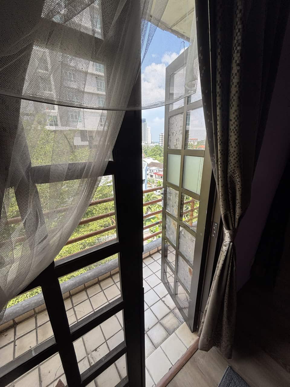 Condominium Frinza Court 5