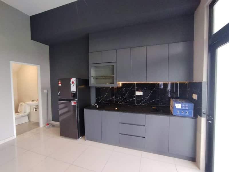 Intermediate lot Sunway Citrine Lakehomes 7