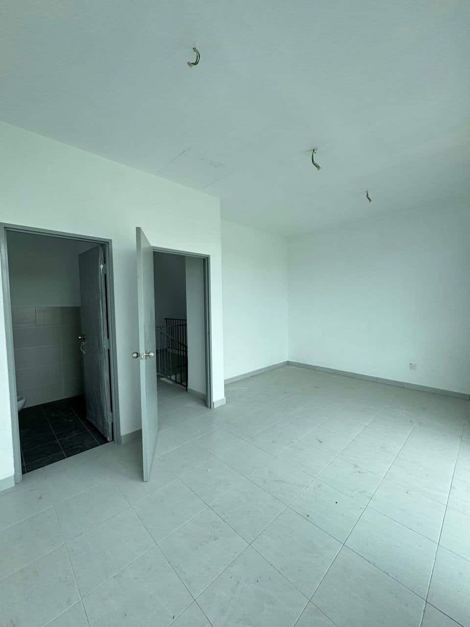 Double storey terrace house Pulai Mutiara 4