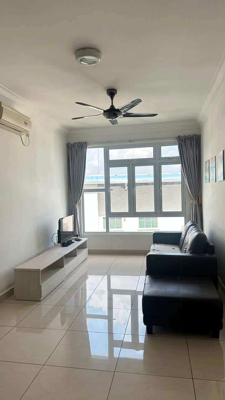 Condo Golden Sands Seaview 2