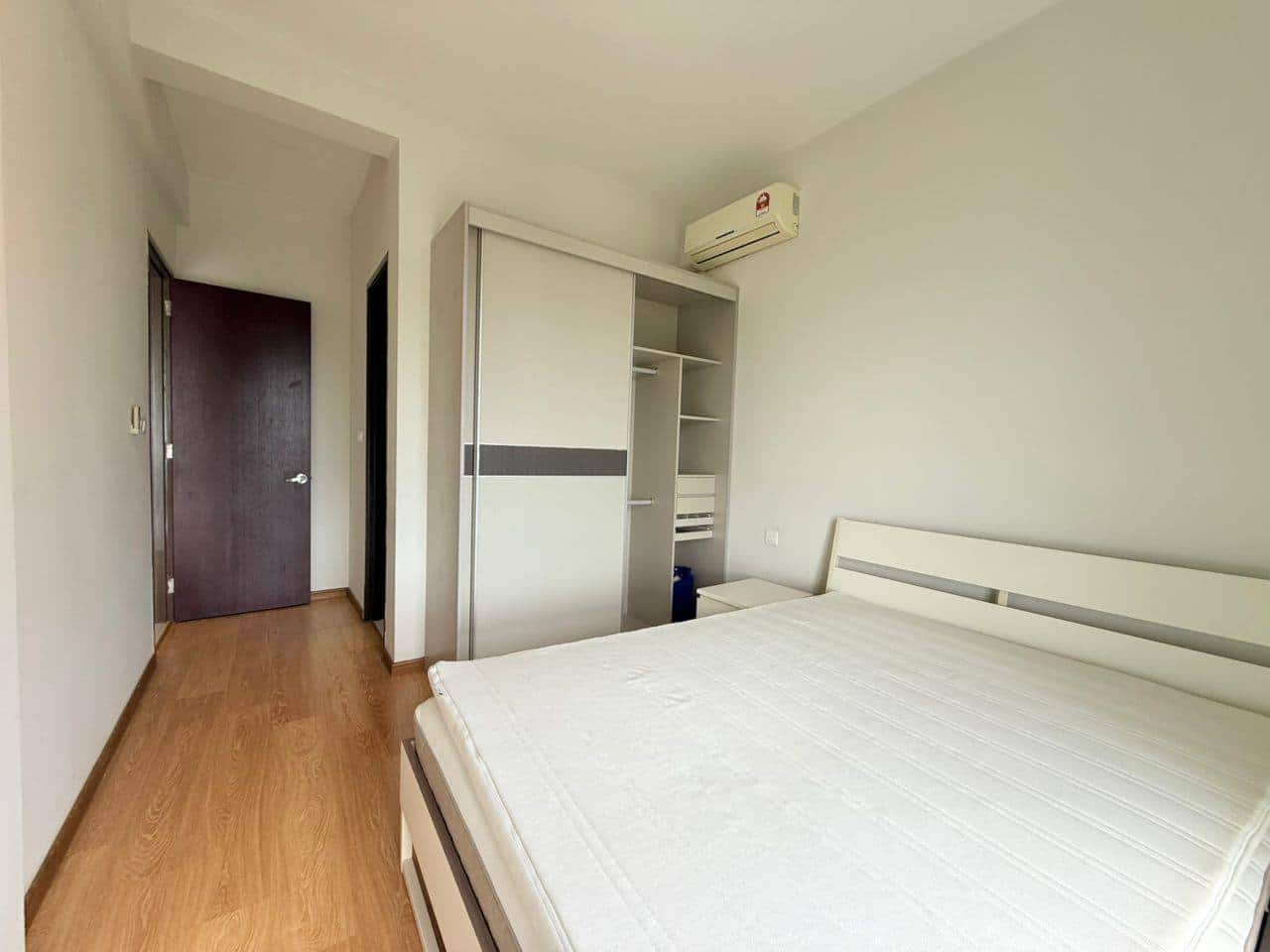Condo Baypoint Bay Point Country Garden Danga Bay 5