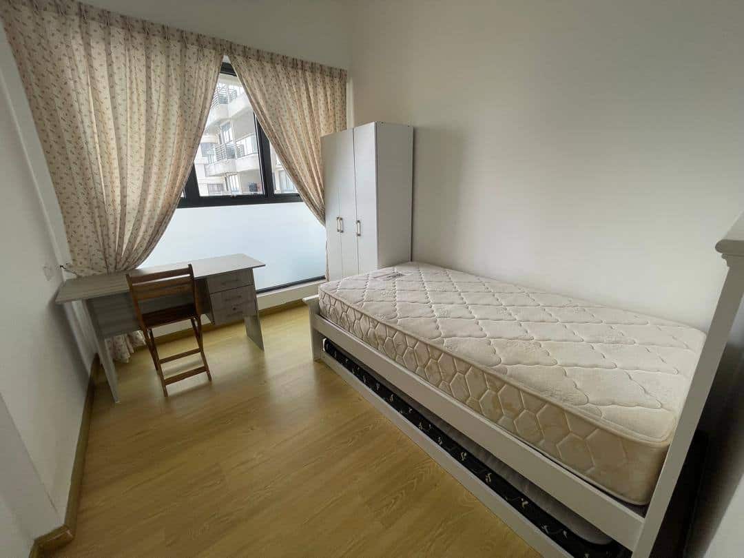 Condo Danga Bay 6