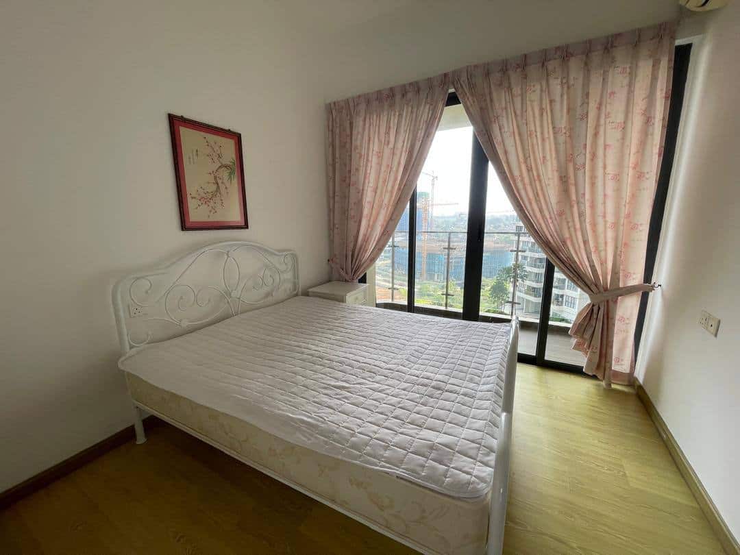 Condo Danga Bay 4