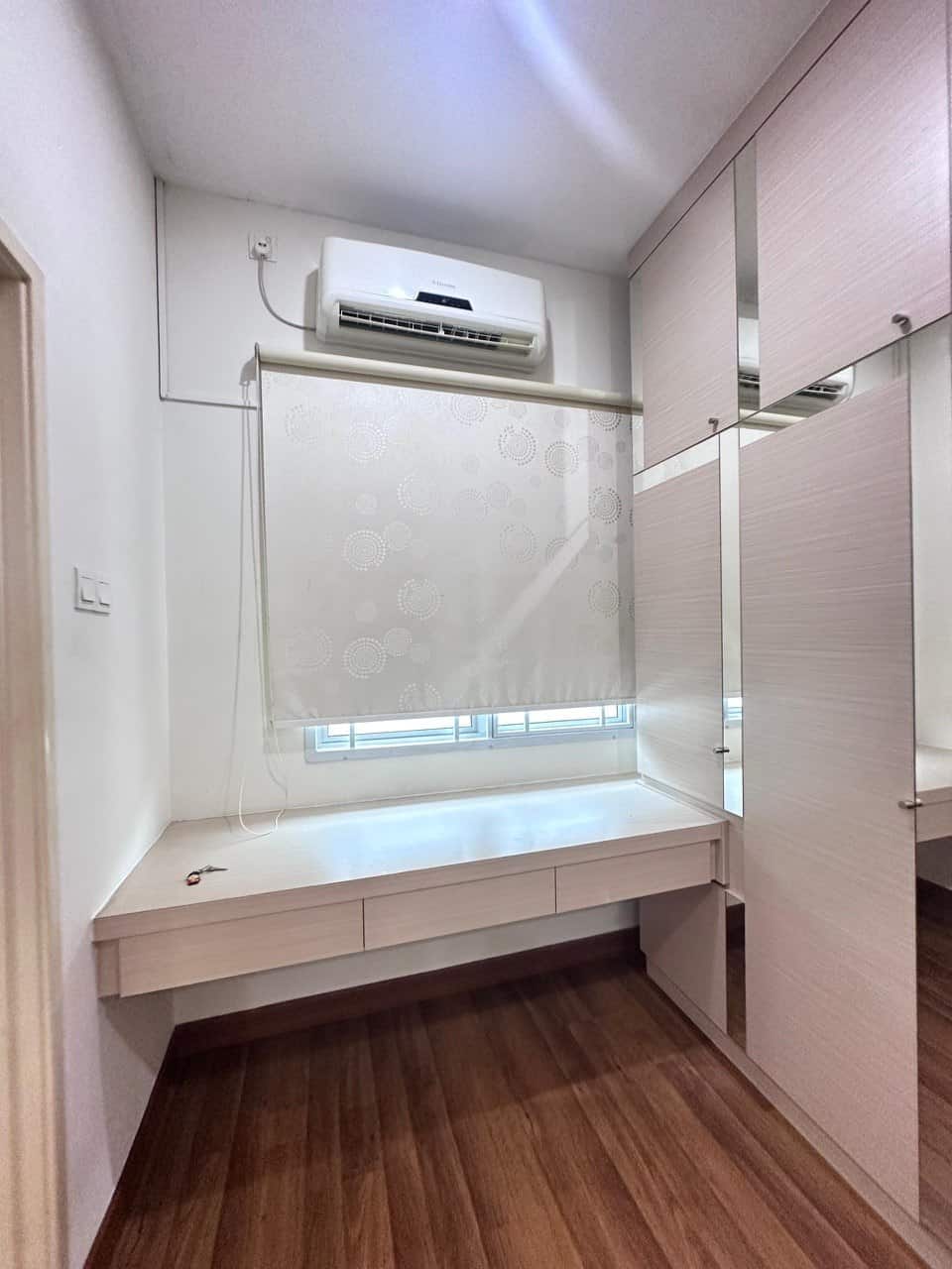 Double Storey Terrace House Mount Austin 9