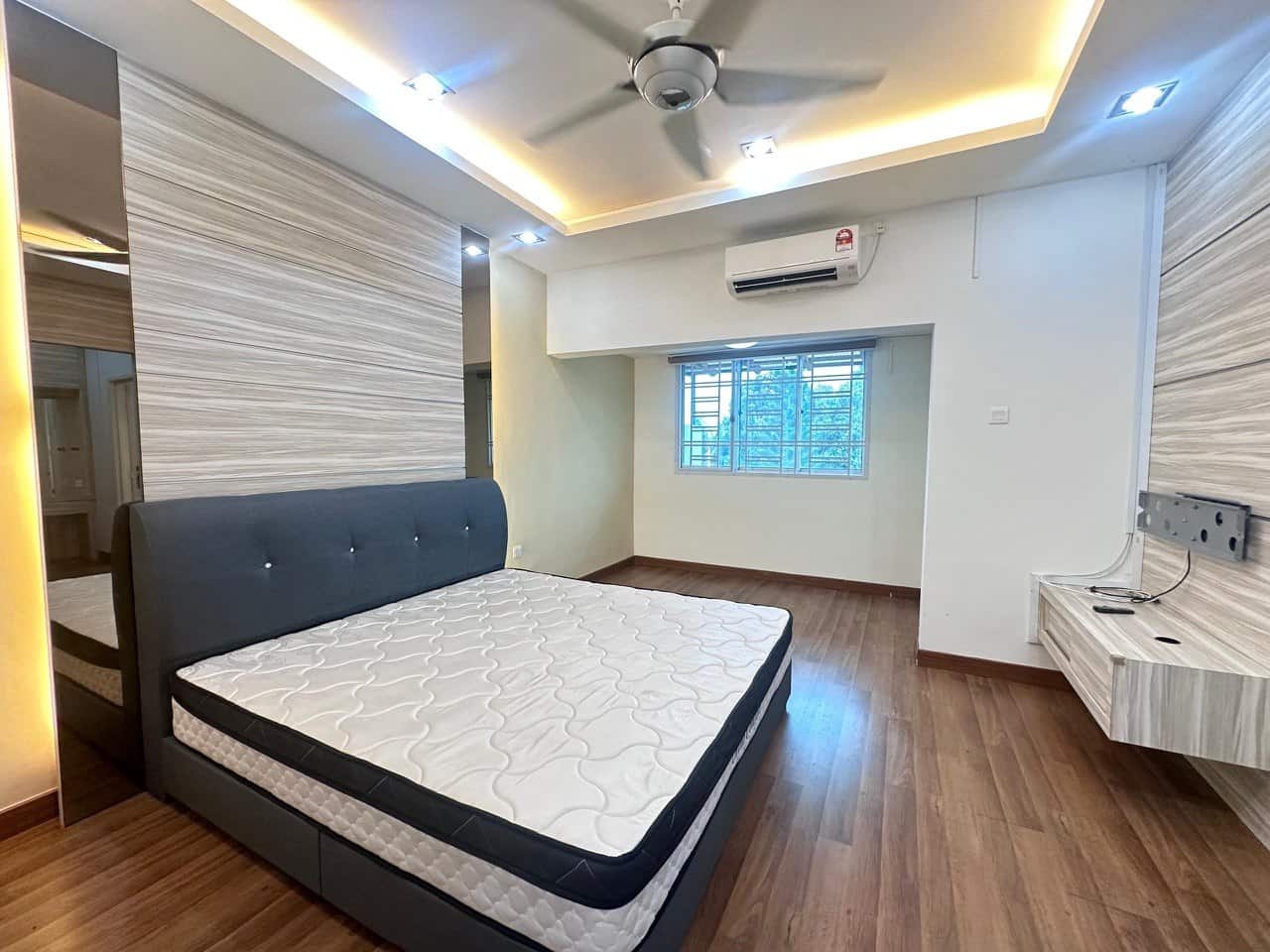 Double Storey Terrace House Mount Austin 3