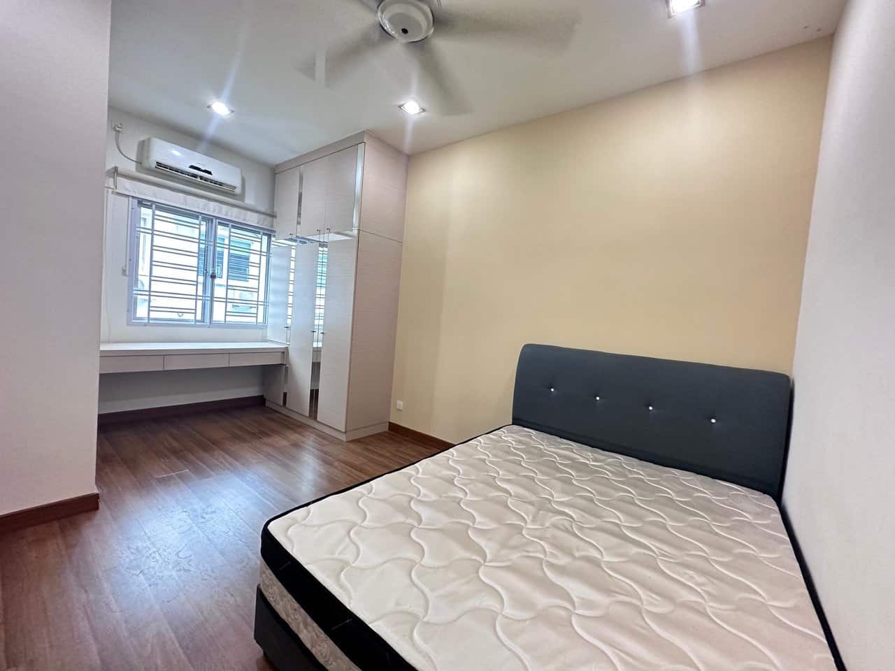 Double Storey Terrace House Mount Austin 4