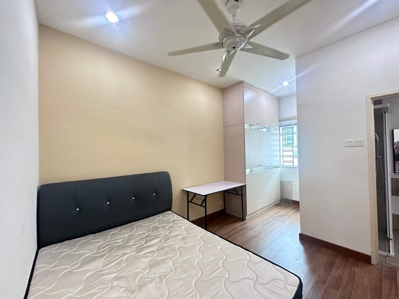 Double Storey Terrace House Mount Austin 5