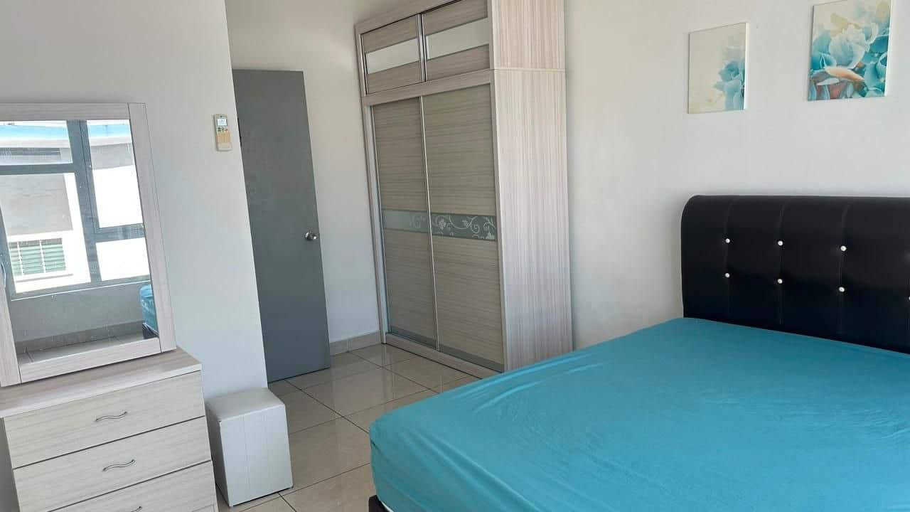 Condo Golden Sands Seaview 4
