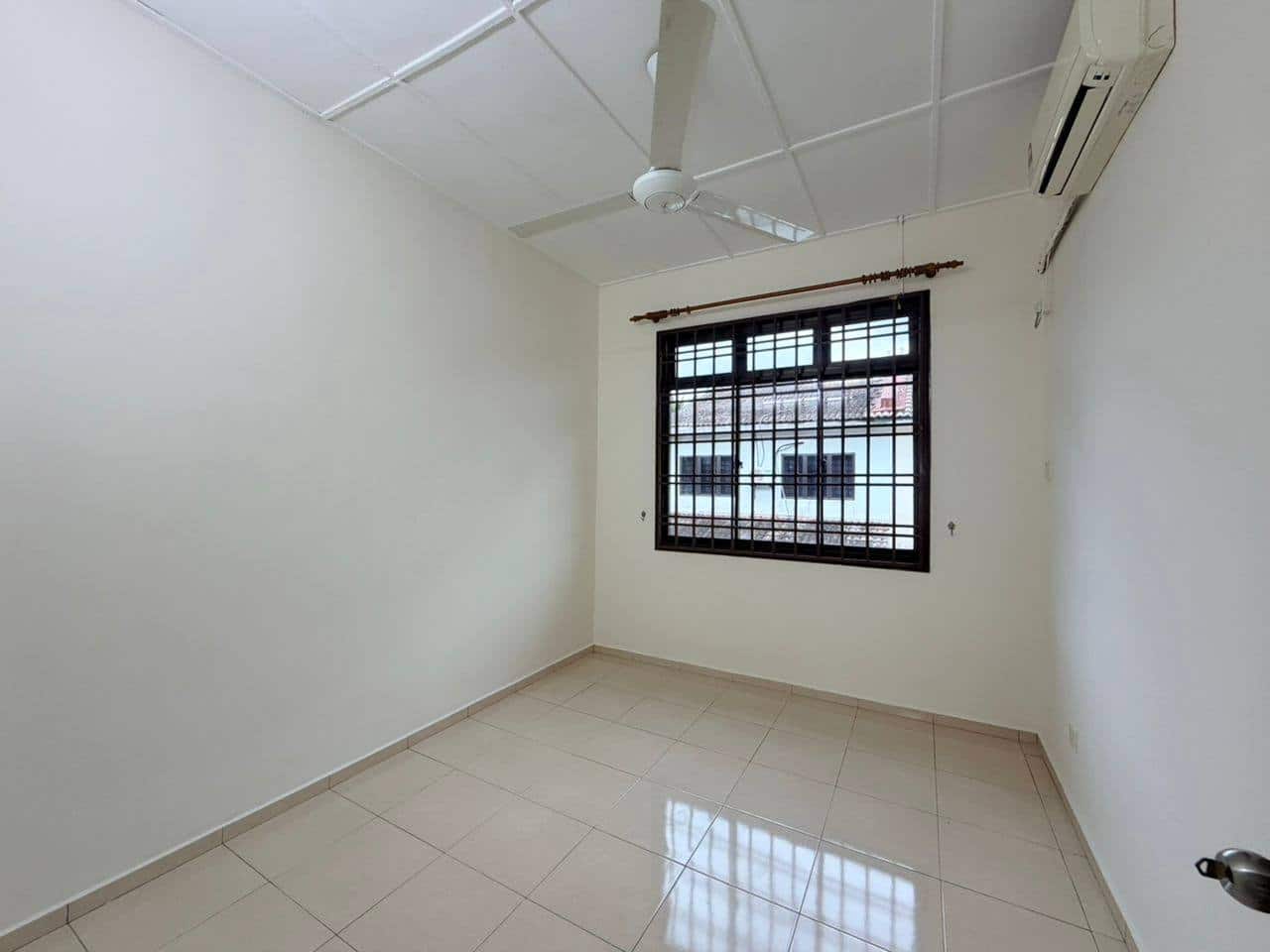 Double Storey Terrace Jalan Indah Bukit Indah 7