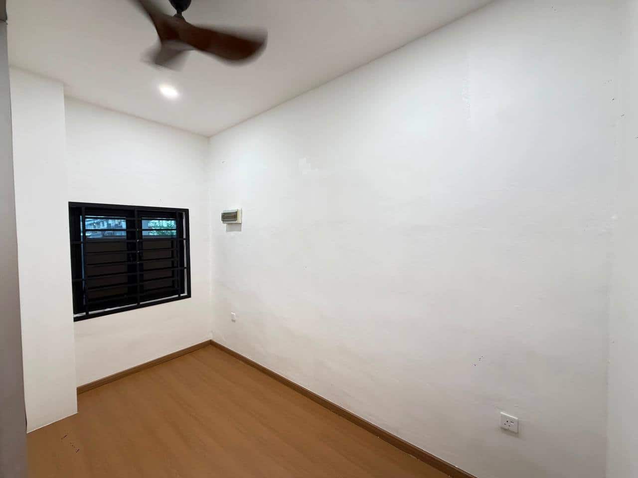 House Jalan Sutera 7