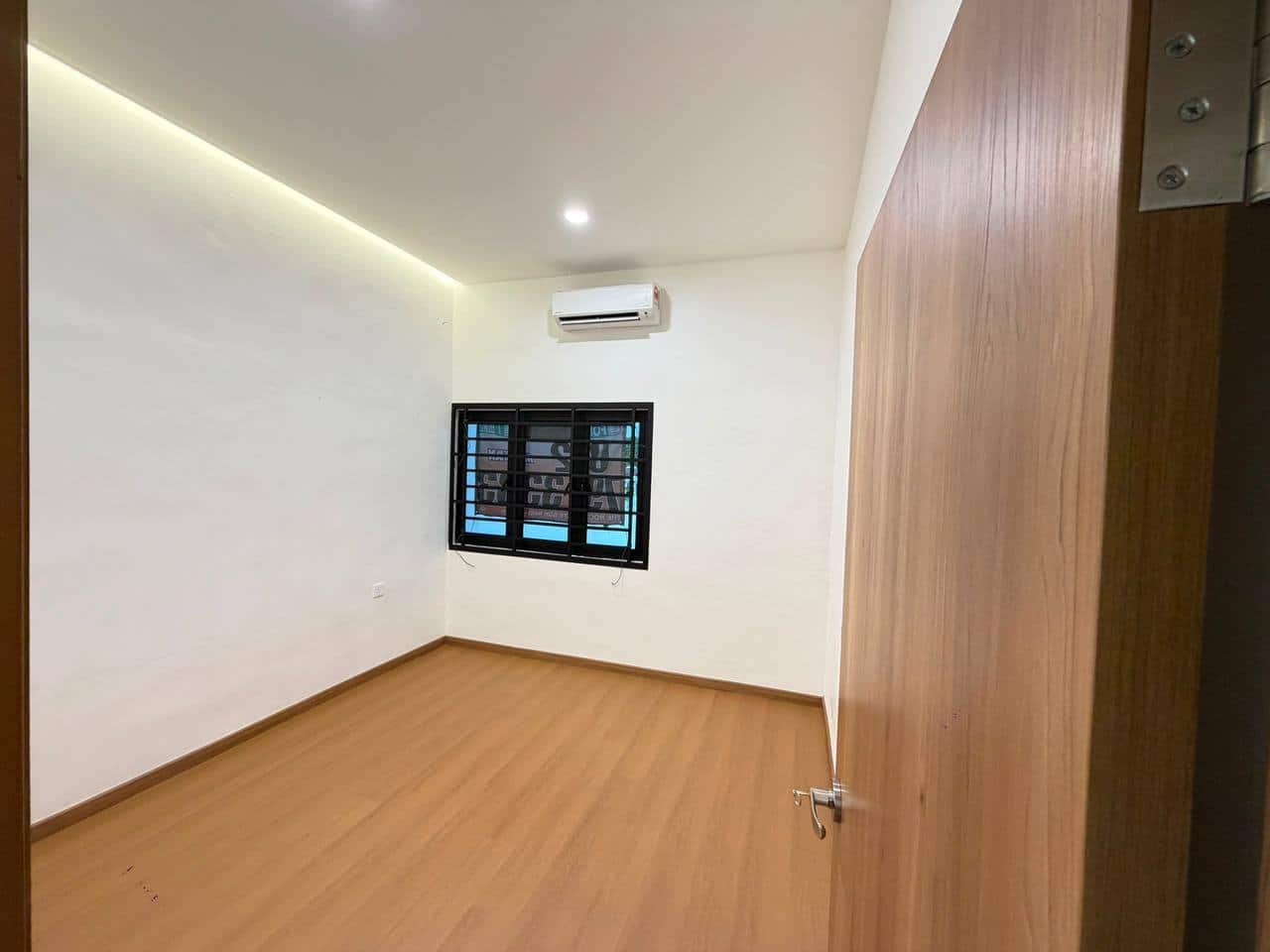 House Jalan Sutera 4