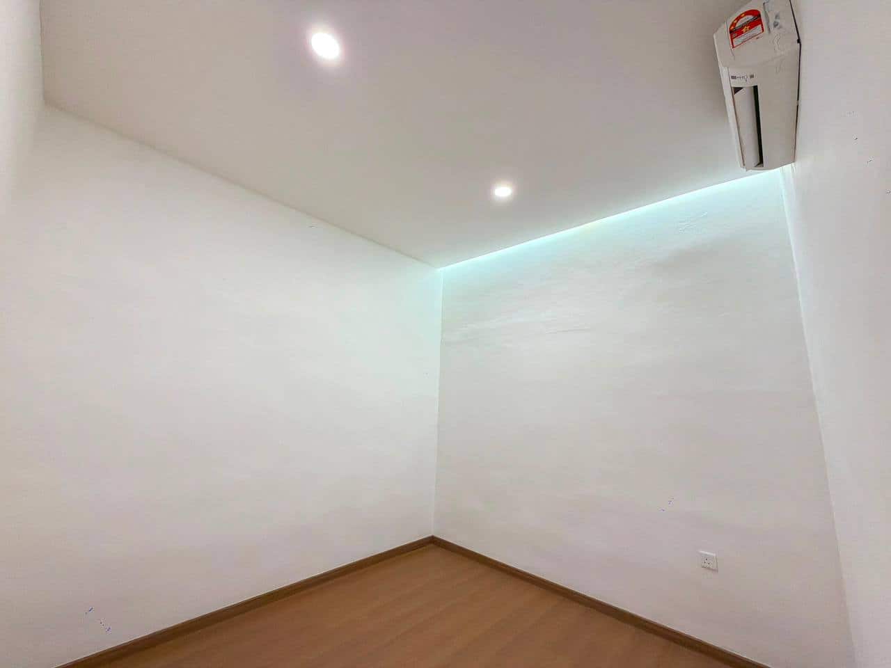 House Jalan Sutera 6