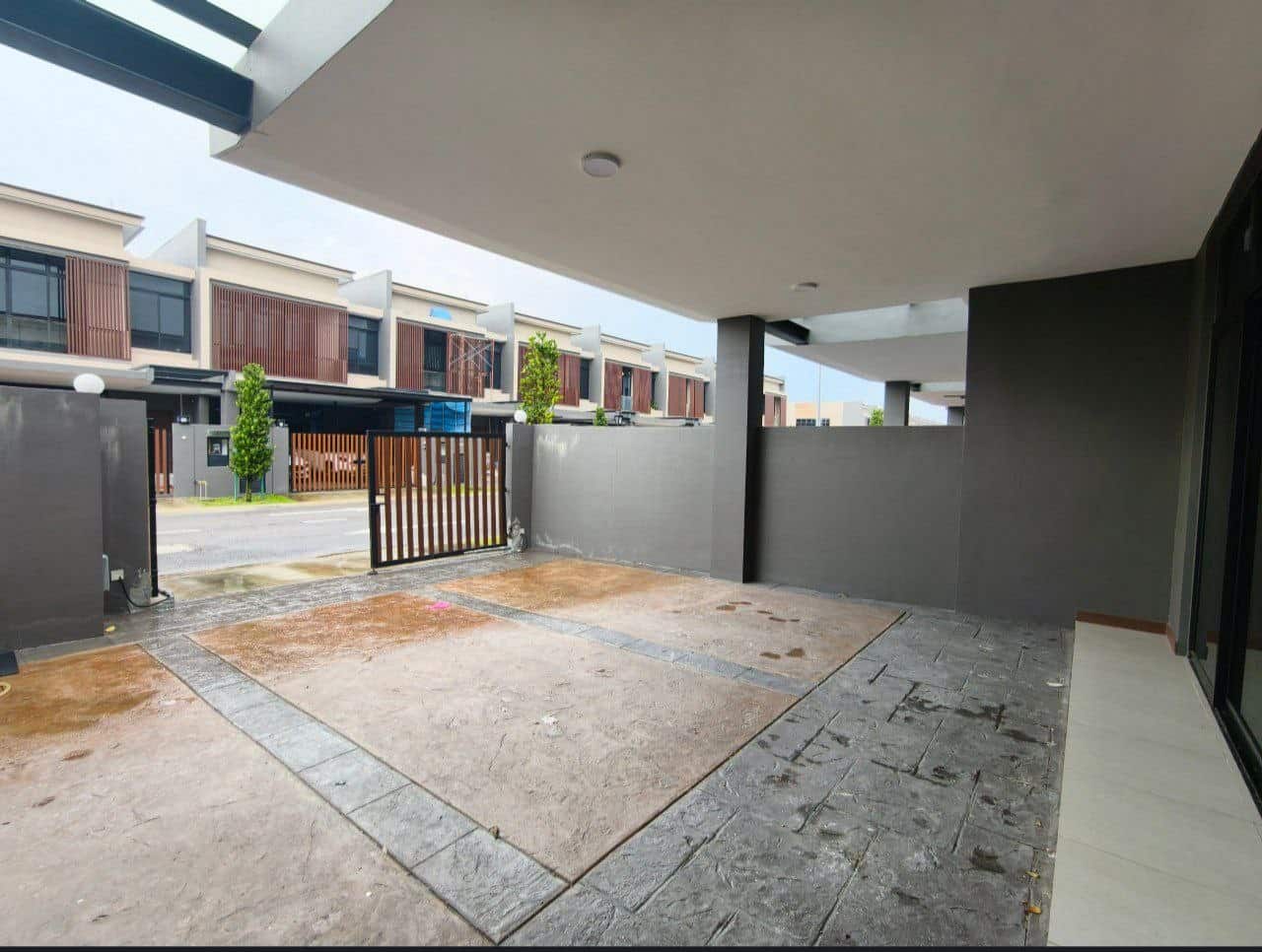 2-Storey Superlink / Resort Villa Aurora Sentral 1