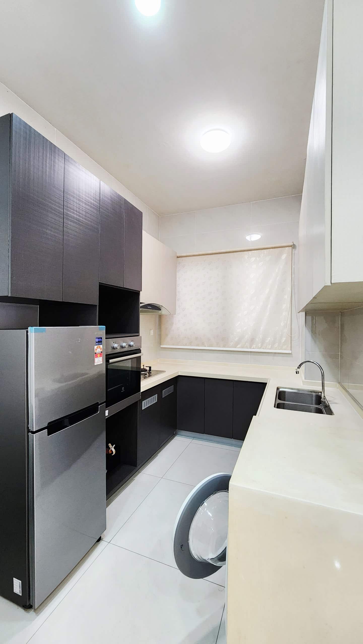 Condo Danga Bay 6