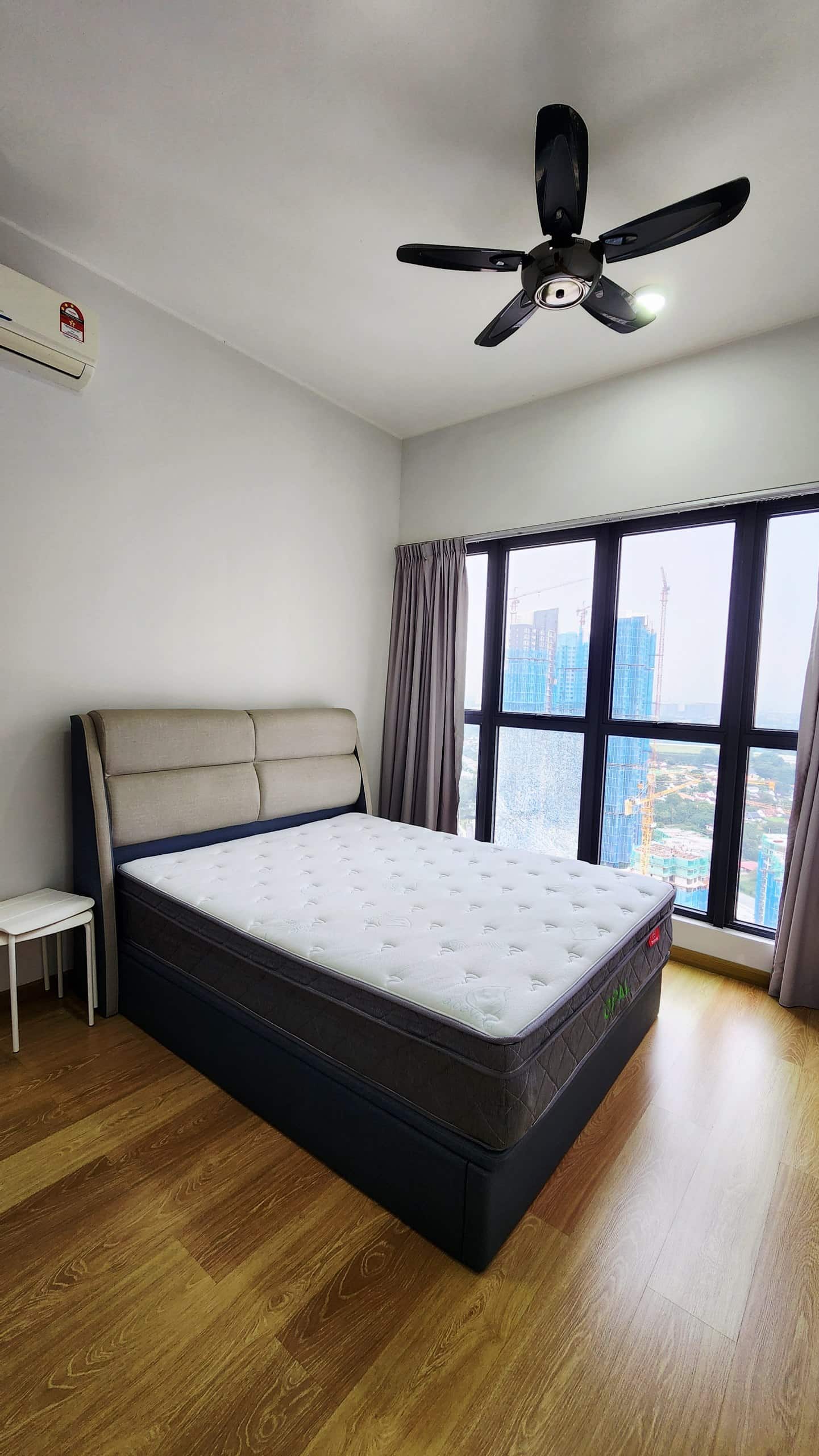 Condo Danga Bay 4