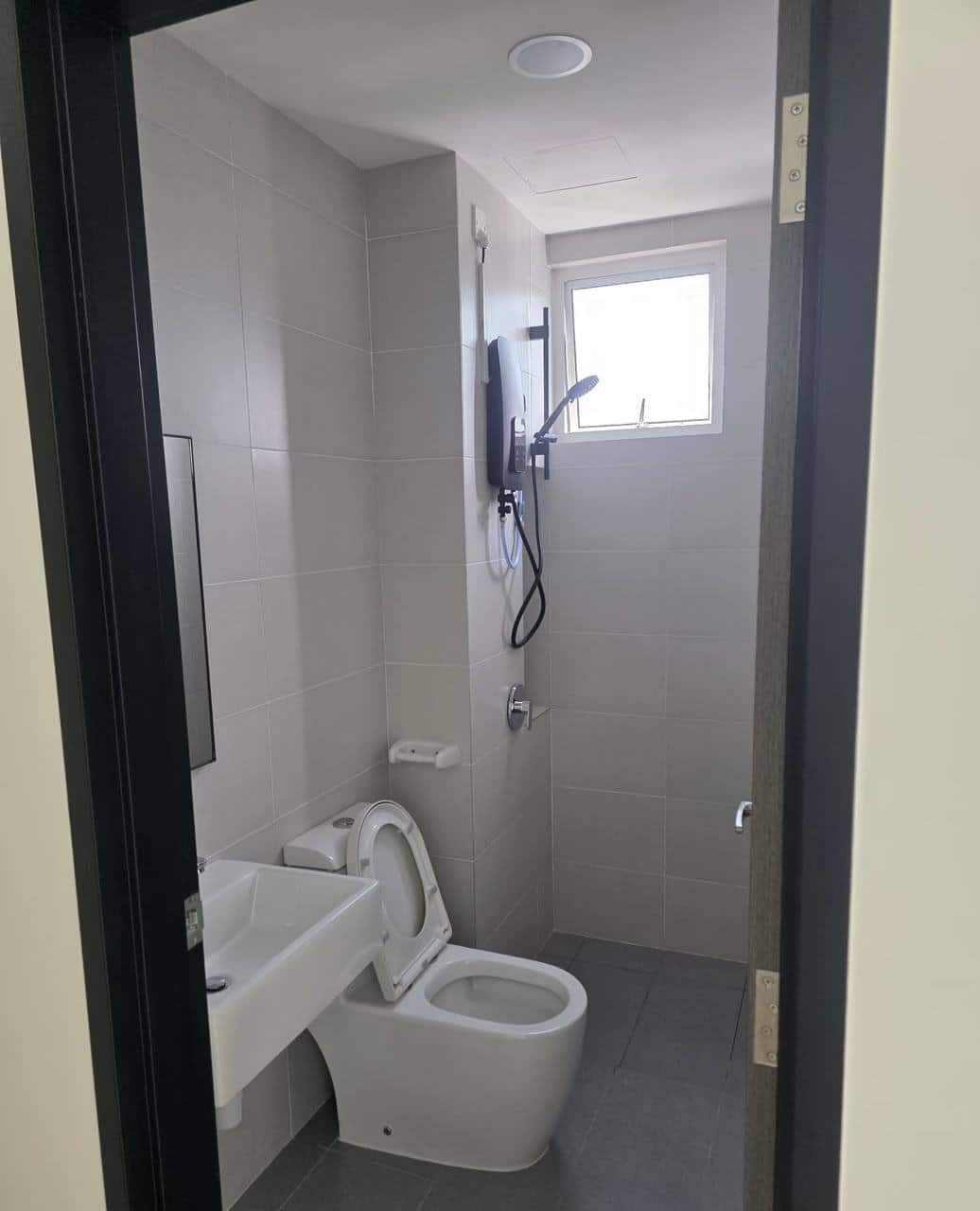 Condominium Trellis Residence 6
