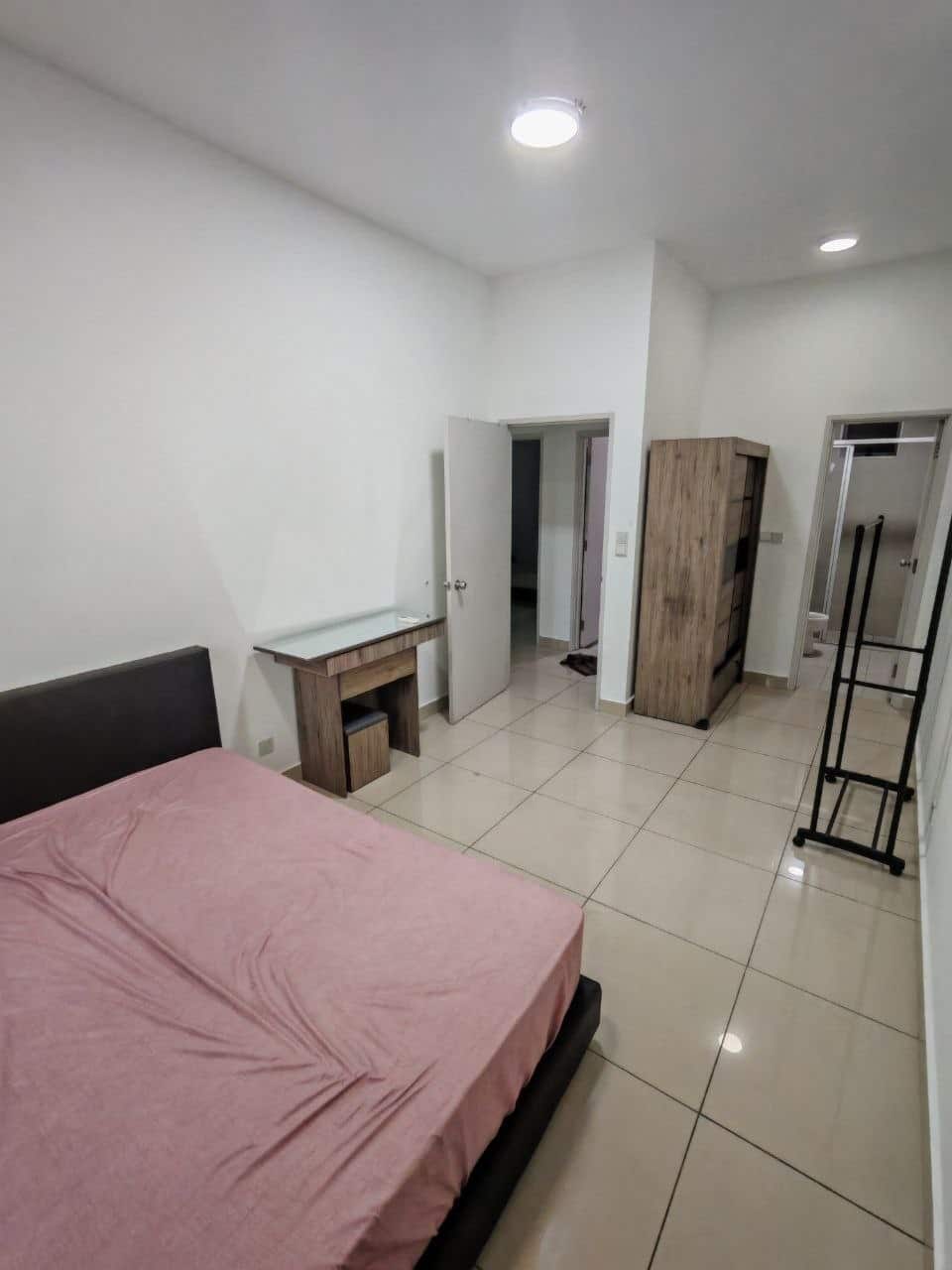 Condo Meridin Bayvue 8