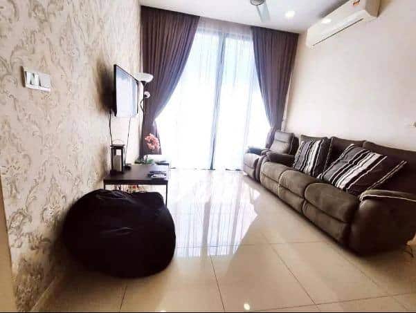 Condominium Medini 4