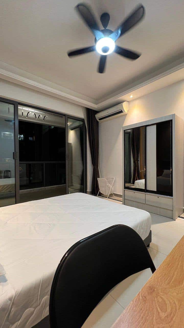 Balcony Room : RM1,300-1,500 2