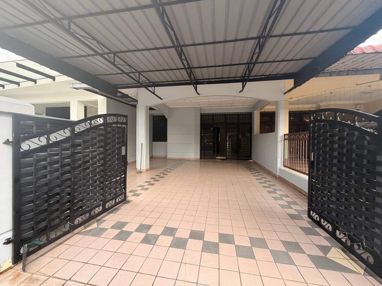 1.5 Storey Terrace House Taman Perling 1