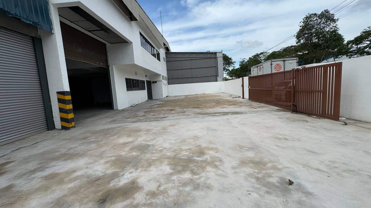Semi-D Factory Desa Cemerlang 3