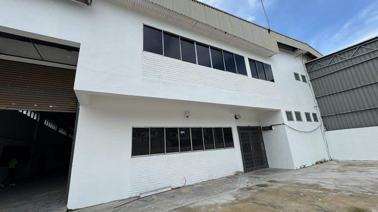 Semi-D Factory Desa Cemerlang 5