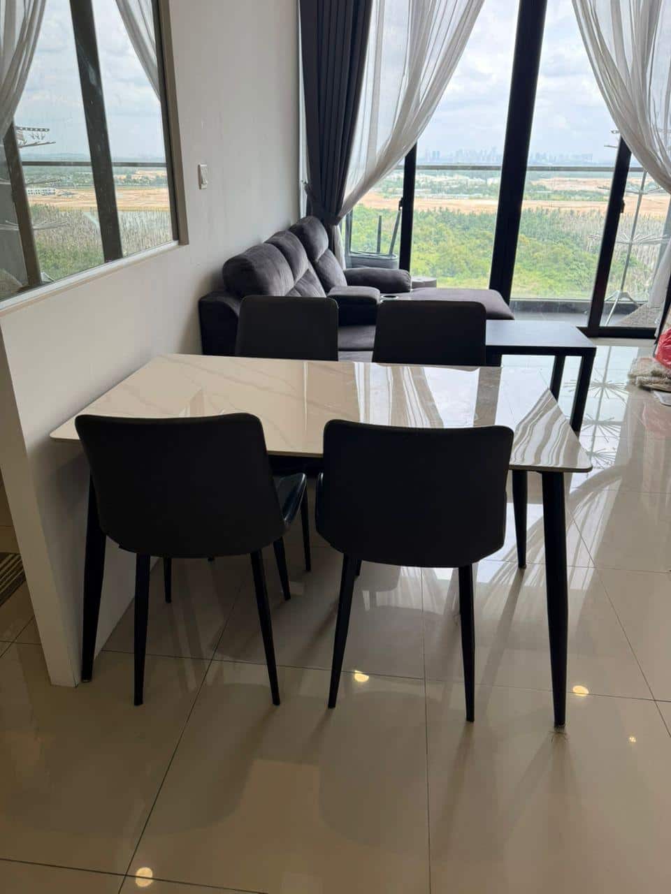 Condo D'Pristine Medini 2