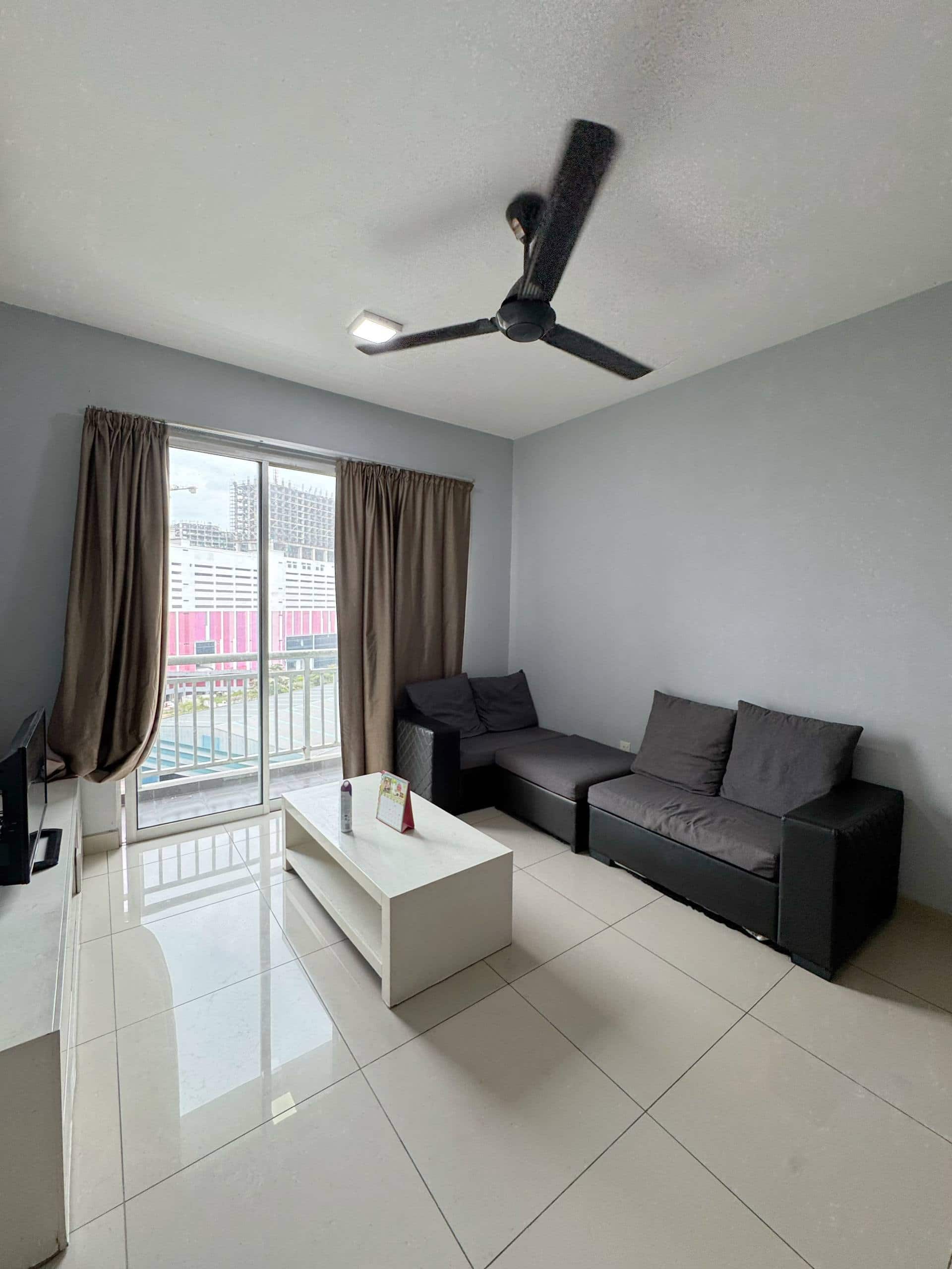 Condominium Tampoi 1