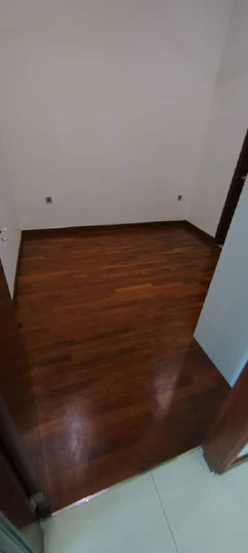 Condo JB Town/CIQ 4