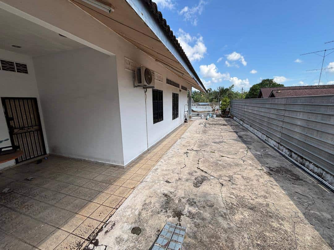 Double Storey Bungalow House Kulai Kelepa Sawit 4