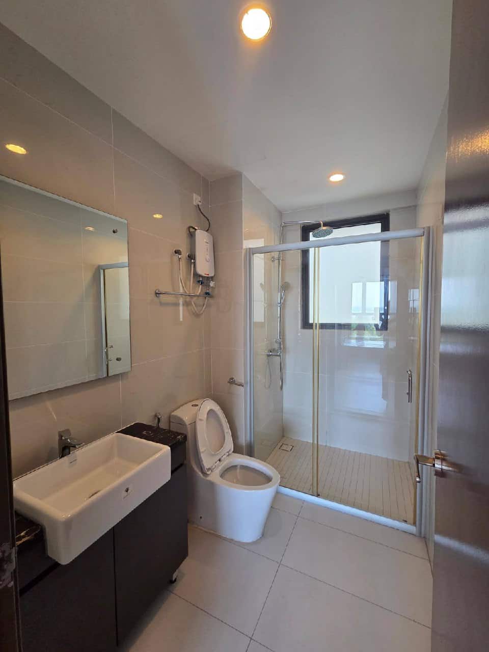 Master Bedroom Country Garden Danga Bay – Kingsbay 4