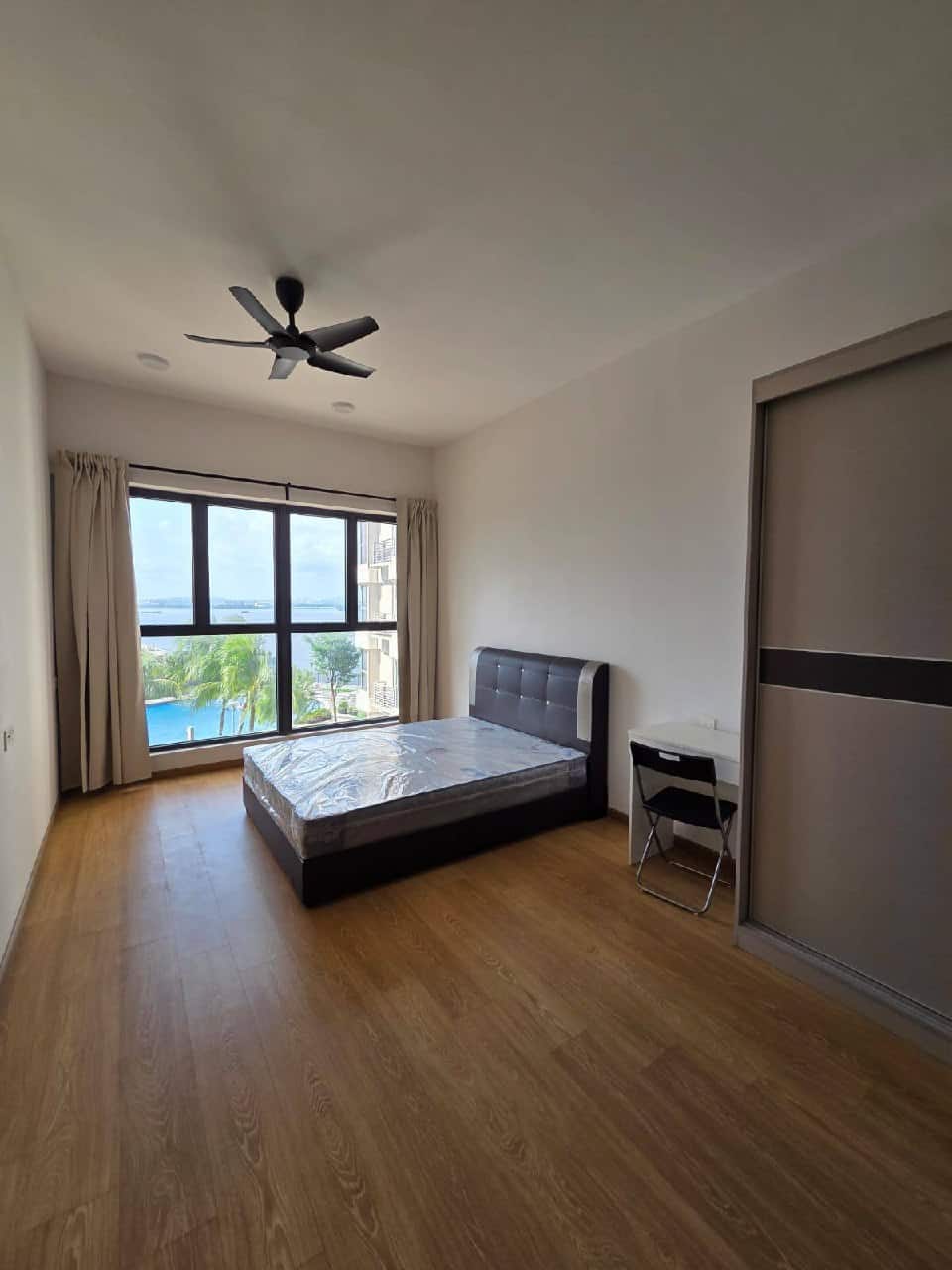 Master Bedroom Country Garden Danga Bay – Kingsbay 2